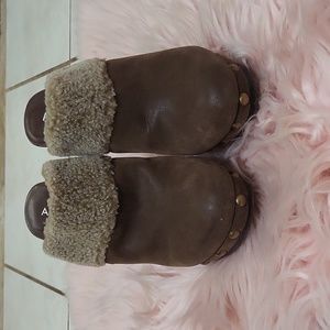 Brand New ALDO FAUX FUR MULES-38